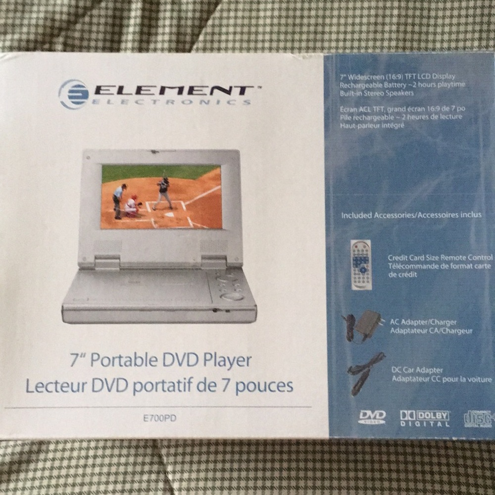 Element Electronics 7” Portable DVD player NEW